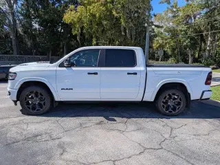 Ram 1500 2023 4x2 Limited 4dr Crew Cab 5.6 ft. SB Pickup