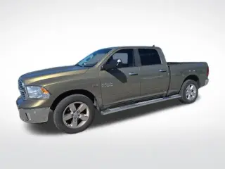 Ram 1500 2015 4x2 SLT 4dr Cabina de Crew de 6.3 pies de largo Pickup