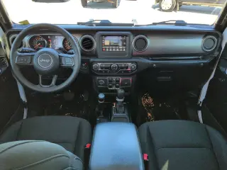 Jeep Gladiator 2023 4x4 Sport 4dr Cabina de Crew 5.0 ft. SB