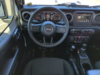 Jeep Gladiator 2023 4x4 Sport 4dr Cabina de Crew 5.0 ft. SB
