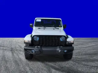 Jeep Gladiator 2023 4x4 Sport 4dr Cabina de Crew 5.0 ft. SB