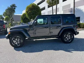 Jeep Wrangler 2024 4x4 Willys 4xe SUV de 4 puertas
