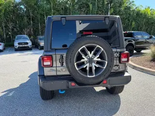 Jeep Wrangler 2024 4x4 Willys 4xe SUV de 4 puertas