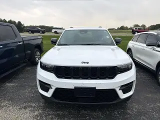 Jeep Grand Cherokee 2024 4x4 Laredo 4dr SUV