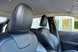 Jeep Cherokee 2023 4x4 Altitude Lux SUV de 4 puertas
