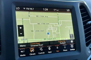 Jeep Cherokee 2023 4x4 Altitude Lux SUV de 4 puertas