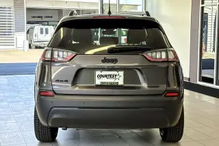 Jeep Cherokee 2023 4x4 Altitude Lux SUV de 4 puertas