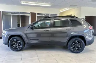 Jeep Cherokee 2023 4x4 Altitude Lux SUV de 4 puertas