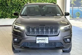 Jeep Cherokee 2023 4x4 Altitude Lux SUV de 4 puertas