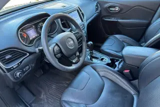Jeep Cherokee 2023 4x4 Altitude Lux SUV de 4 puertas
