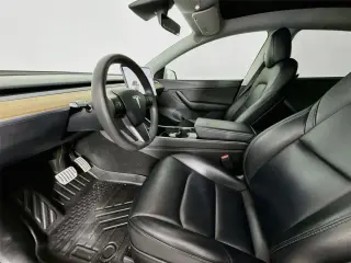 Tesla Model Y 2021 AWD Performance 4dr Crossover