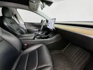 Tesla Model Y 2021 AWD Performance 4dr Crossover