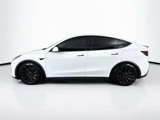 Tesla Model Y 2021 AWD Performance 4dr Crossover