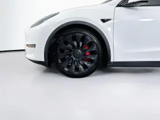 Tesla Model Y 2021 AWD Performance 4dr Crossover