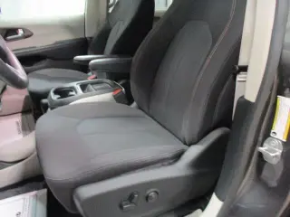 Chrysler Pacifica 2018 Touring Plus 4dr Mini-Van