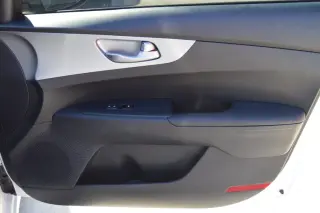 2023 Kia Forte LXS IVT