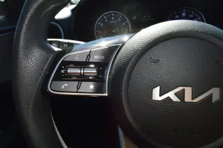2023 Kia Forte LXS IVT
