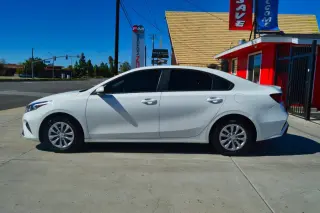2023 Kia Forte LXS IVT