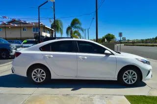 2023 Kia Forte LXS IVT