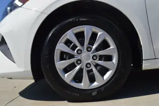 2023 Kia Forte LXS IVT