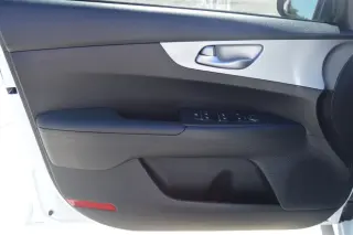 2023 Kia Forte LXS IVT
