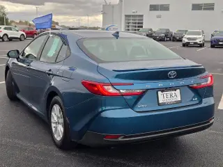 Toyota Camry 2026 LE 4dr Sedán
