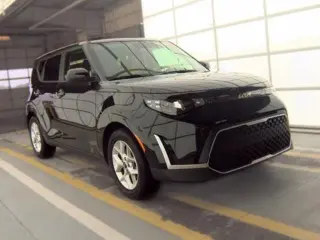 Vehículo Kia Soul 2025 LX 4dr Crossover