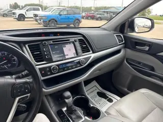 Toyota Highlander Hybrid 2019 AWD XLE 4dr SUV