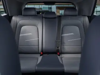 Hyundai VENUE 2026 SEL 4dr Crossover con Techo de Dos Tonos