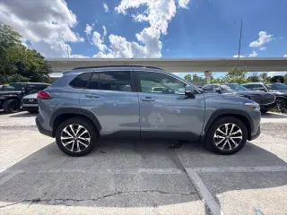 Toyota Corolla Cross 2024 XLE 4dr Crossover