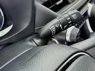 Toyota RAV4 Híbrido 2023 AWD XLE Premium 4dr SUV