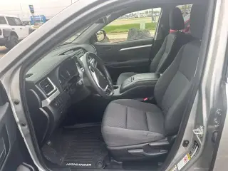 Toyota Highlander Hybrid 2019 AWD LE 4dr SUV