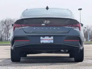 Hyundai ELANTRA 2026 SEL Sport Premium 4dr Sedán