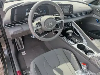 Hyundai ELANTRA 2026 SEL Sport Premium 4dr Sedán