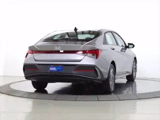 Hyundai ELANTRA Híbrido 2025 Azul 4dr Sedán