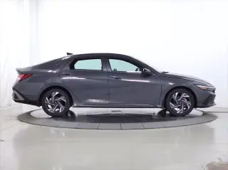 Hyundai ELANTRA 2025 SEL Sport 4dr Sedán