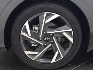 Hyundai ELANTRA 2025 SEL Sport 4dr Sedán