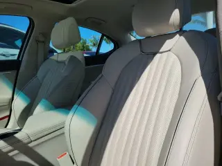 Genesis G70 2026 2.5T Prestige 4dr Sedán