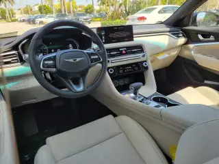 Genesis G70 2026 2.5T Standard Sedán 4 puertas