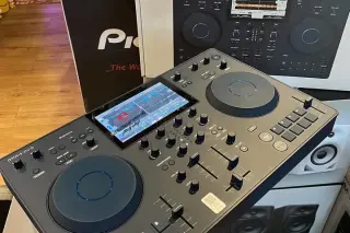 AlphaTheta XDJ-AZ y OMNIS-DUO