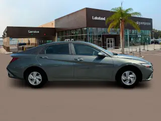 Hyundai ELANTRA 2025 SE 4dr Sedán