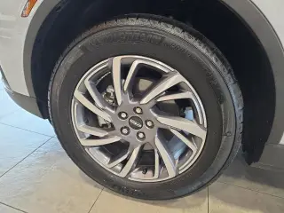 Lincoln Corsair 2025 AWD Premiere 4dr SUV