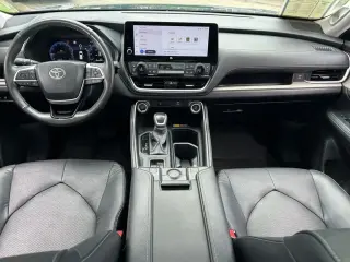 Toyota Grand Highlander 2025 LE 4 SUV