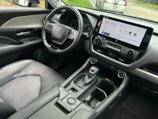 Toyota Grand Highlander 2025 LE 4 SUV