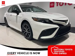 Toyota Camry 2023 SE Sedán 4 puertas