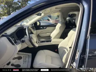 Volvo XC60 2024 AWD B5 Plus Dark Theme 4dr SUV
