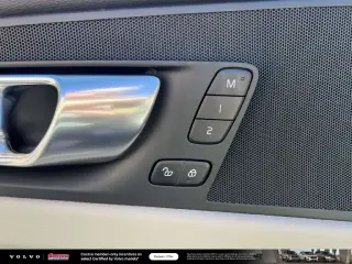 Volvo XC60 2024 AWD B5 Plus Dark Theme 4dr SUV