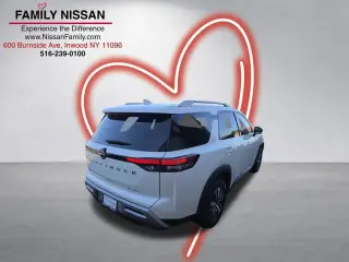 Nissan Pathfinder 2024 AWD SL 4dr SUV