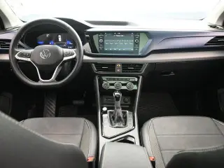 Volkswagen Taos 2023 SE 4dr SUV
