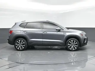 Volkswagen Taos 2023 SE 4dr SUV